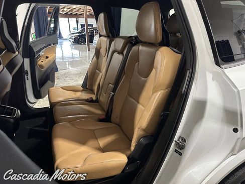 Used 2019 Volvo XC90 T6 Momentum image 8