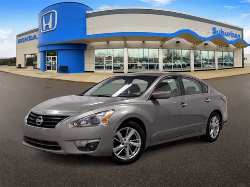 Used 2015 Nissan Altima 2.5 SV image 1