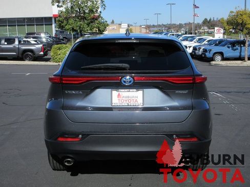 Certified 2021 Toyota Venza LE image 6