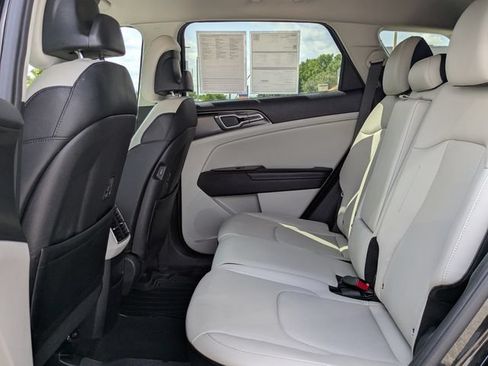Used 2023 Kia Sportage EX FWD image 14
