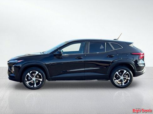 Used 2024 Chevrolet Trax RS w/ Driver Confidence Package FWD image 3