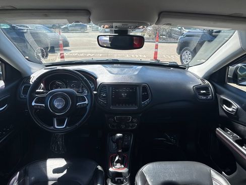 Used 2019 Jeep Compass Trailhawk AWD/4WD image 11