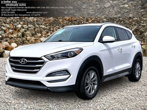 Used 2017 Hyundai Tucson SE AWD/4WD image 1