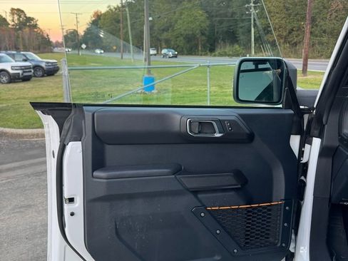 Used 2024 Ford Bronco Badlands image 7