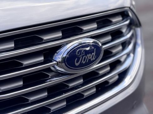 Used 2023 Ford Edge Titanium AWD/4WD image 29