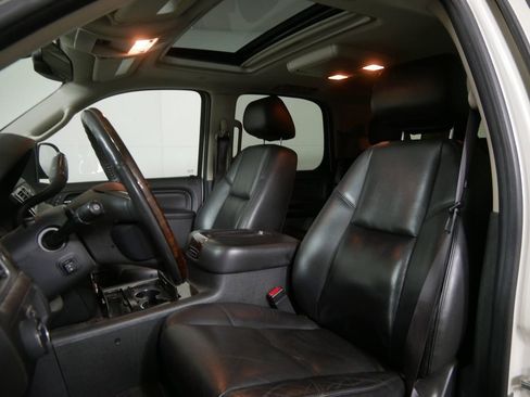 Used 2011 GMC Yukon Denali image 11