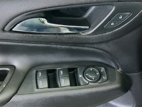 Used 2020 Chevrolet Equinox LT w/ Driver Convenience Package image 15