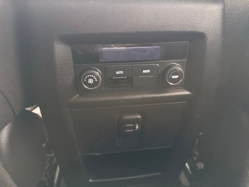 Certified 2019 Chevrolet Traverse LT image 16