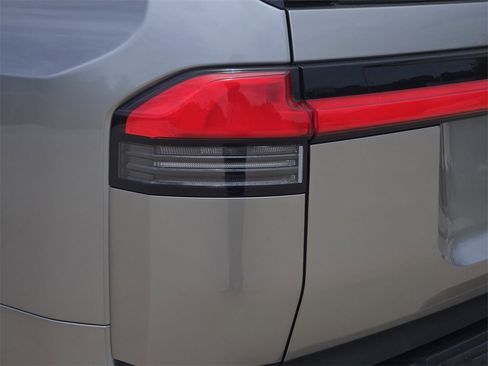 Used 2024 Lexus GX 550 image 6