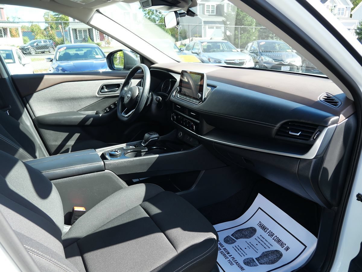 Used 2023 Nissan Rogue S AWD/4WD image 16