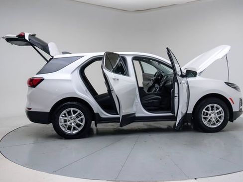 Used 2024 Chevrolet Equinox LT AWD/4WD image 15