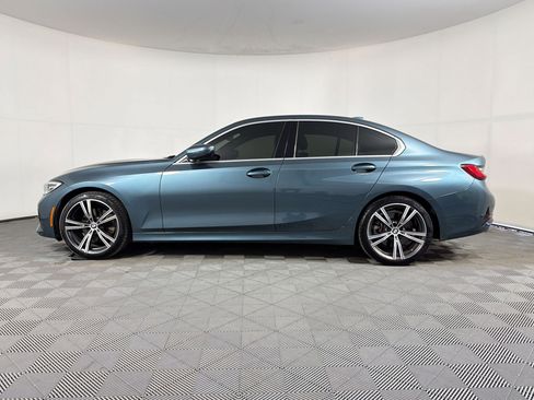 Used 2021 BMW 330i Sedan w/ Convenience Package RWD image 2
