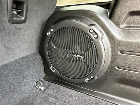 Used 2023 Jeep Wrangler Unlimited w/ Sun & Screen Package AWD/4WD image 16