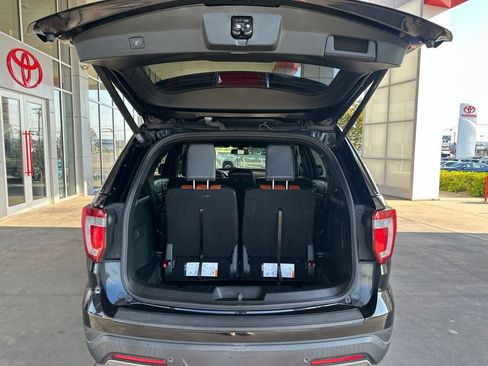 Used 2019 Ford Explorer XLT w/ Equipment Group 202A AWD/4WD image 16