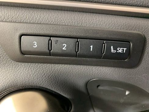 Used 2025 Lexus ES 300h F Sport w/ Accessory Package (Z2) image 17