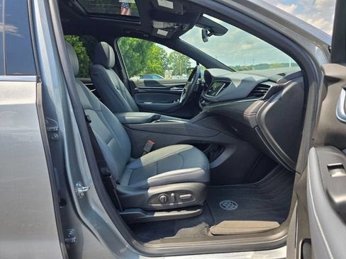 Used 2023 Buick Enclave Essence w/ Experience Buick Package AWD/4WD image 16