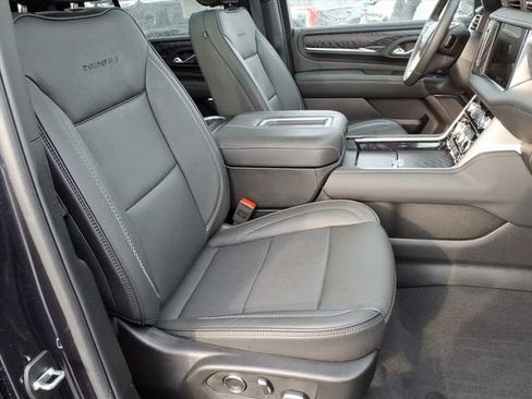 Used 2024 GMC Yukon Denali w/ LPO, Floor Liner Package image 28