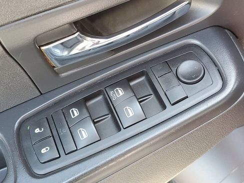 Used 2012 Jeep Liberty Sport AWD/4WD image 19