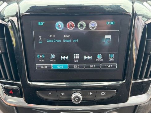 Used 2019 Chevrolet Traverse LT FWD image 16