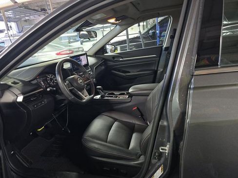 Certified 2024 Nissan Altima 2.5 SR w/ SR Premium Package image 3