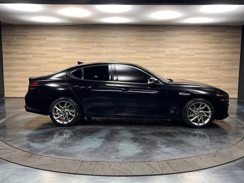 Used 2022 Genesis G70 2.0T RWD image 13