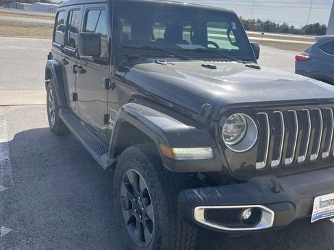 Used 2020 Jeep Wrangler Unlimited Sahara image 3