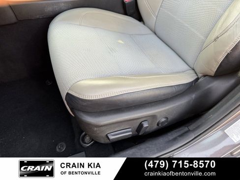 Used 2016 Toyota Camry SE image 23