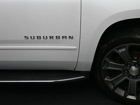 Used 2017 Chevrolet Suburban Premier image 6