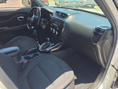 Used 2016 Kia Soul + w/ Soulful Package FWD image 13