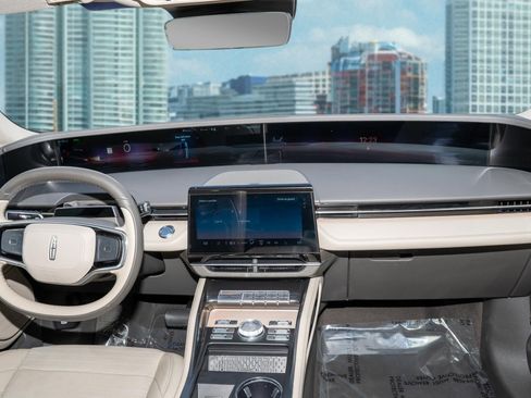 Used 2024 Lincoln Nautilus Reserve image 20