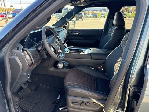 New 2025 Nissan Armada Platinum Reserve AWD/4WD image 15