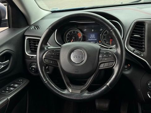 Used 2020 Jeep Cherokee Trailhawk w/ Cold Weather Group AWD/4WD image 6