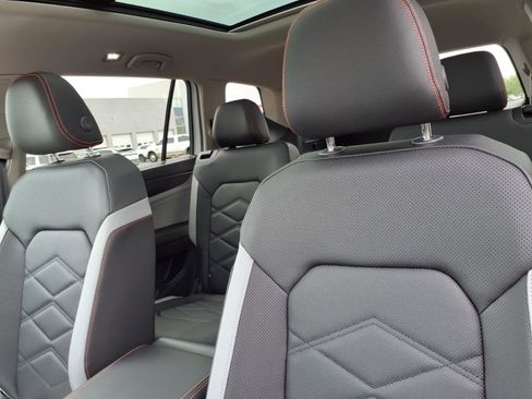New 2026 Volkswagen Atlas Peak Edition image 14