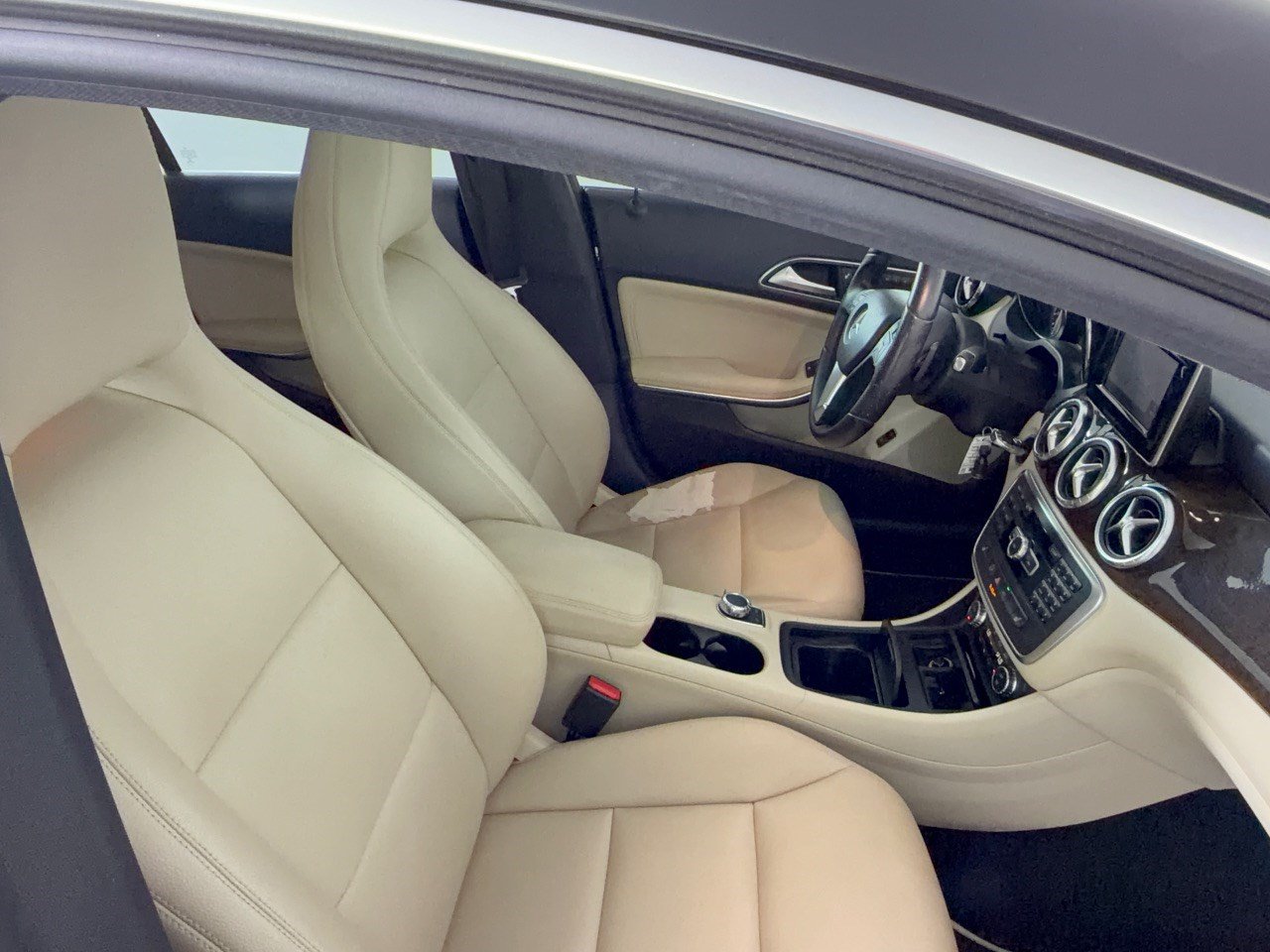 Used 2014 Mercedes-Benz CLA 250 image 30
