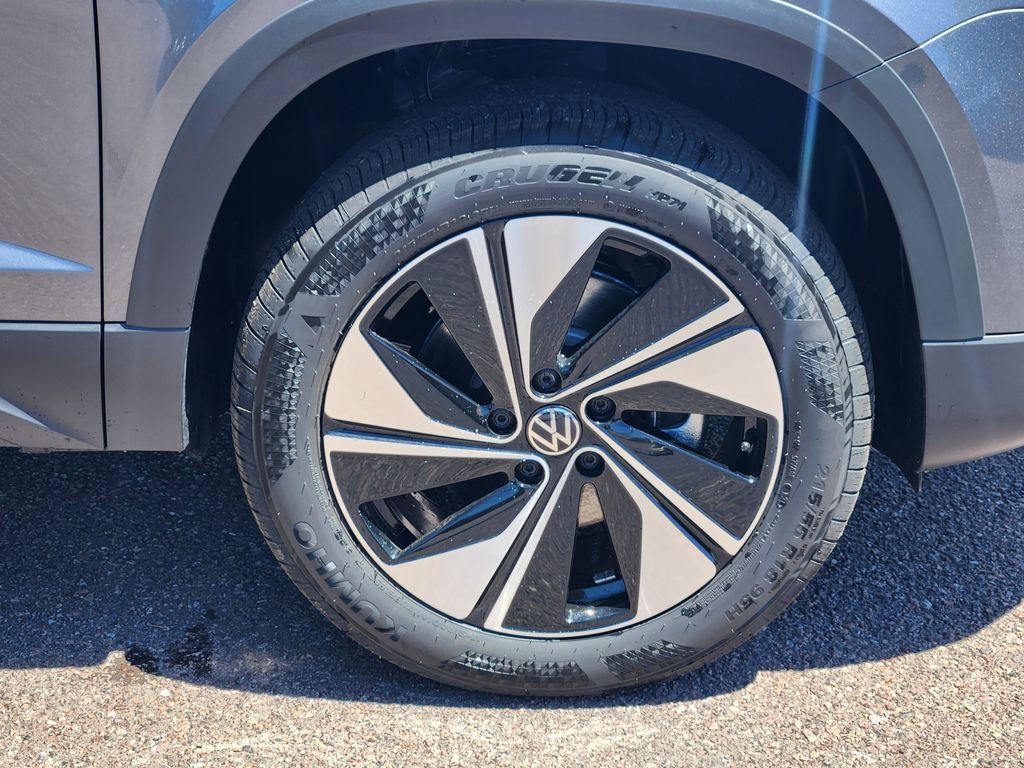 New 2026 Volkswagen Taos SE AWD/4WD image 29