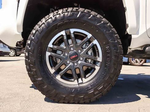 Used 2024 Toyota Tacoma TRD Sport w/ TRD Sport Premium Package AWD/4WD image 11