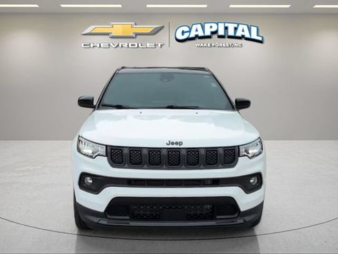 Used 2023 Jeep Compass Latitude w/ Convenience Group AWD/4WD image 9
