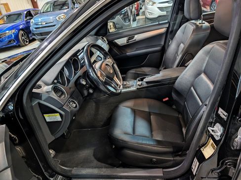 Used 2013 Mercedes-Benz C 300 4MATIC Sedan image 17