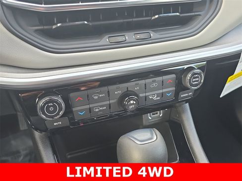 New 2025 Jeep Compass Limited image 21