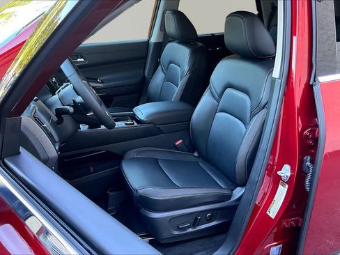 Used 2024 Nissan Pathfinder SL w/ Cargo Package AWD/4WD image 7
