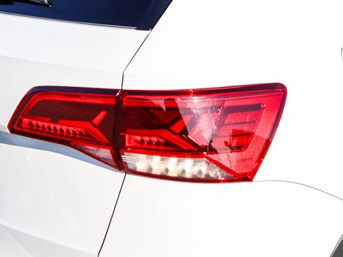 Used 2023 Volkswagen Taos SE image 9