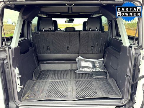 Used 2023 Ford Bronco Badlands image 9