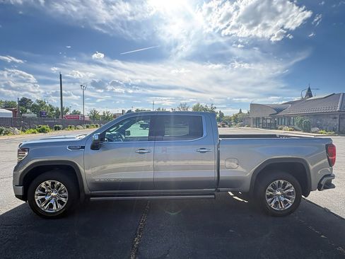 Used 2023 GMC Sierra 1500 Denali w/ Technology Package AWD/4WD image 8