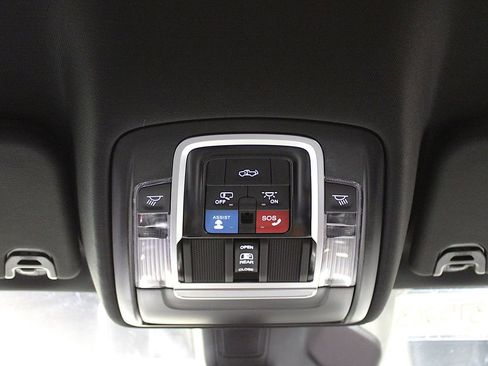 New 2026 RAM 1500 4x4 Crew Cab image 23
