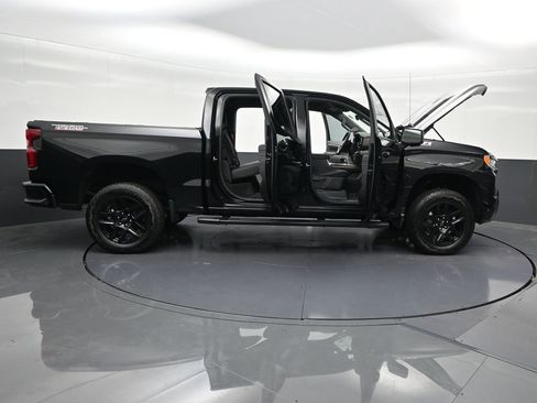 Used 2025 Chevrolet Silverado 1500 LT Trail Boss w/ LT Trail Boss Premium Package AWD/4WD image 33
