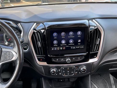 Used 2020 Chevrolet Traverse LT image 8
