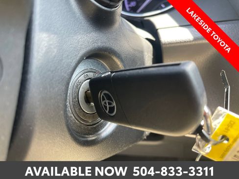 Used 2019 Toyota Camry LE FWD image 33