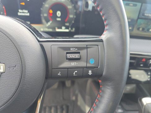 Used 2025 Nissan Kicks SR w/ SR Premium Package image 30