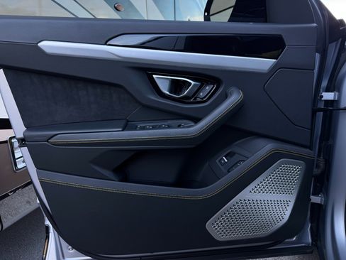 Used 2021 Lamborghini Urus image 90