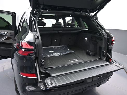 Used 2026 BMW X5 xDrive40i w/ M Sport Package image 18